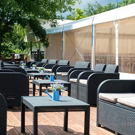 Garden Domasa 호텔